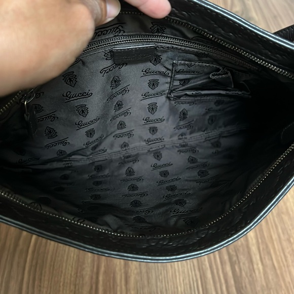 A 240 - ๐ฏ% authentic Gucci crossbody bag - Picture 14 of 16